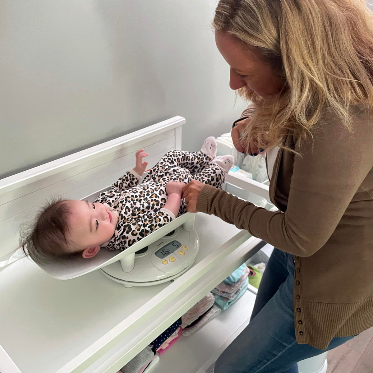 Digital Baby and Toddler Scale with Removable Tray O84190