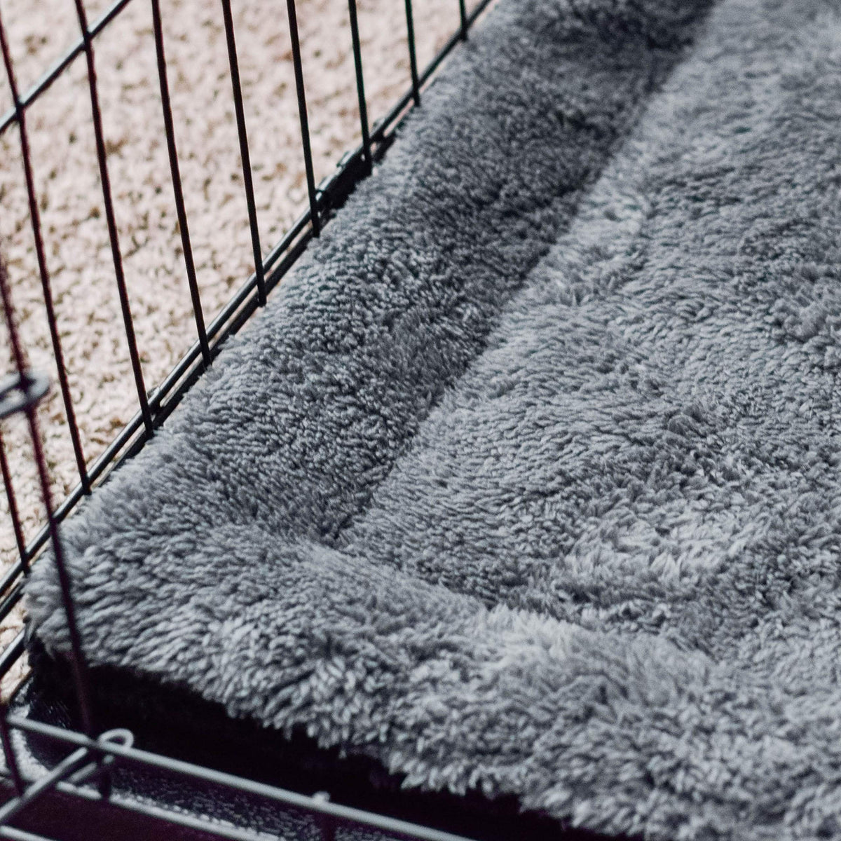 Self-Warming Cat Bed Pad Small 21 X 17 Gray Black F5147